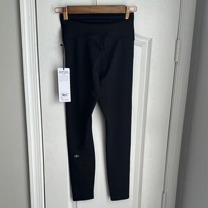 ALO Yoga Black Ankle Cropped Pants